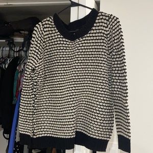 RDI sweater size small